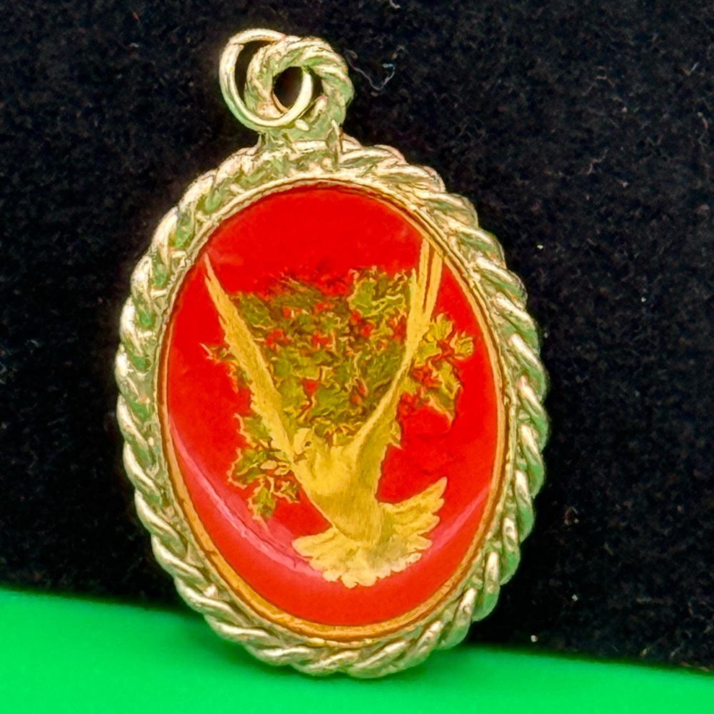 Vintage Dove Bird Pendant Holy Spirit Peace
Religious